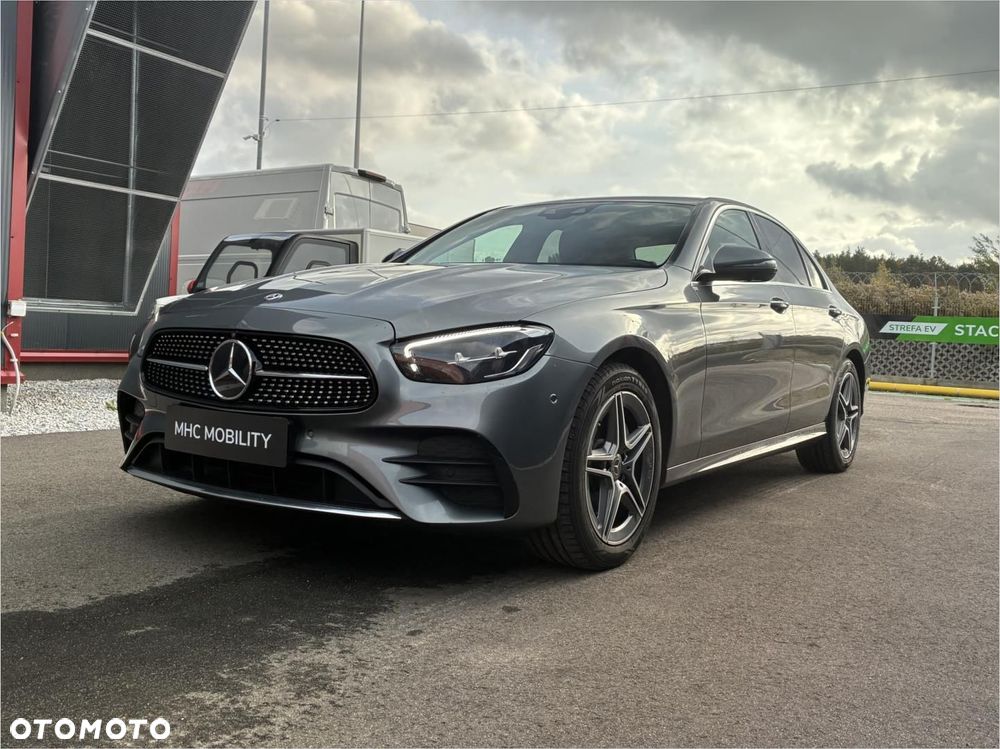 Mercedes-Benz Klasa E 300 d 4-Matic AMG/Avantgarde - 19