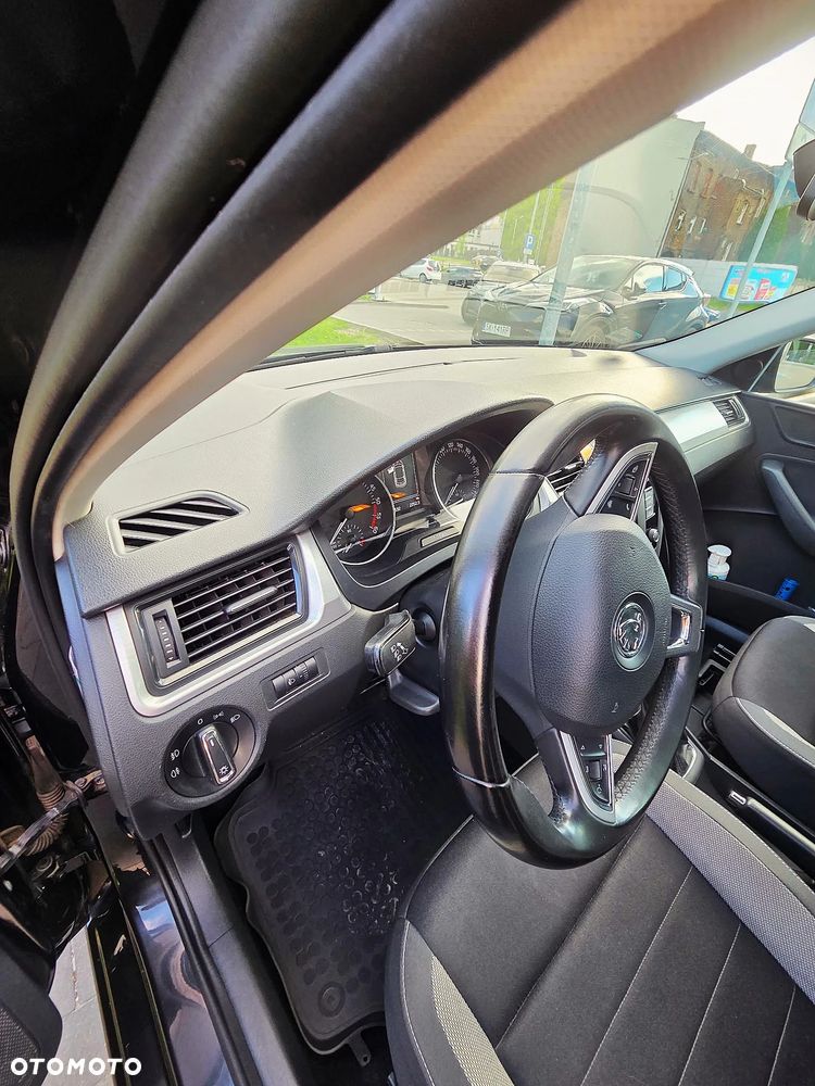 Skoda RAPID 1.6 TDI DPF Ambition - 7