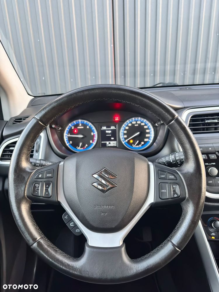 Suzuki SX4 S-Cross 1.6 DDiS Premium Plus - 17
