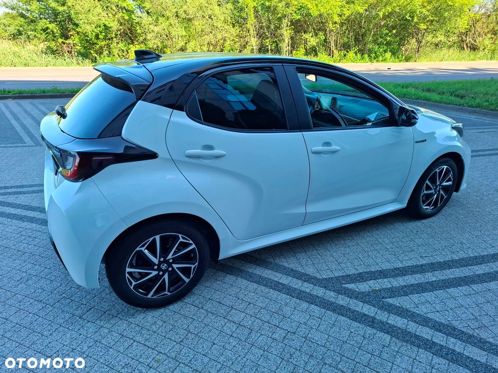 Toyota Yaris 1.5 Dynamic CVT - 11