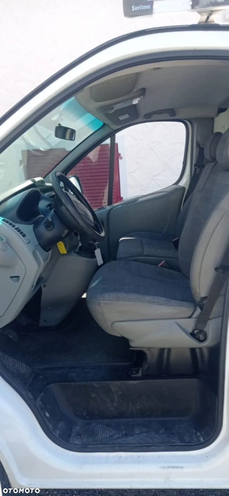 Renault Trafic - 16