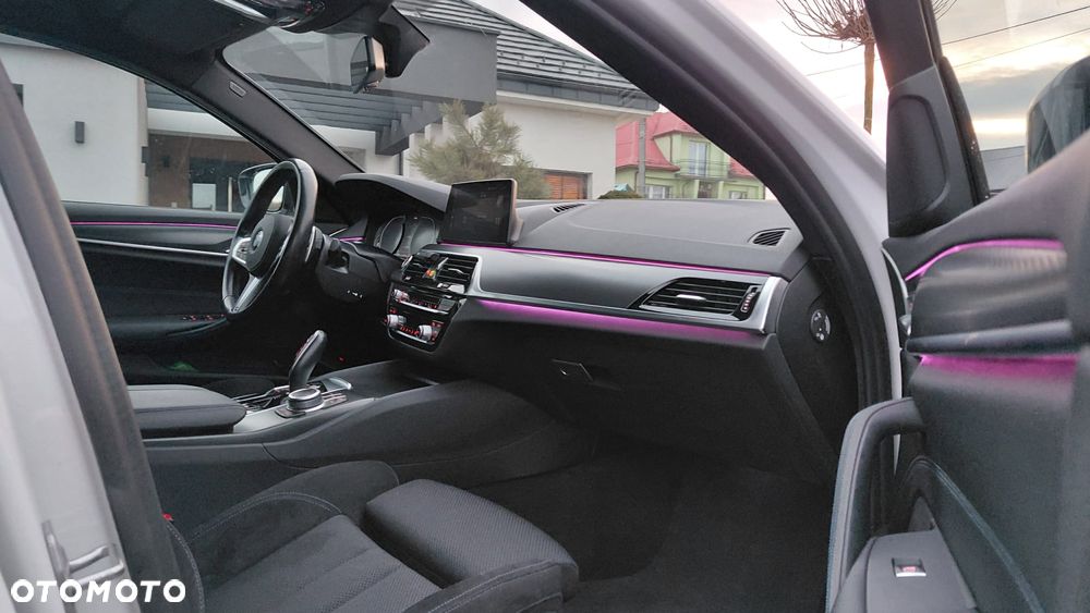 BMW Seria 5 518d Sport Line - 30