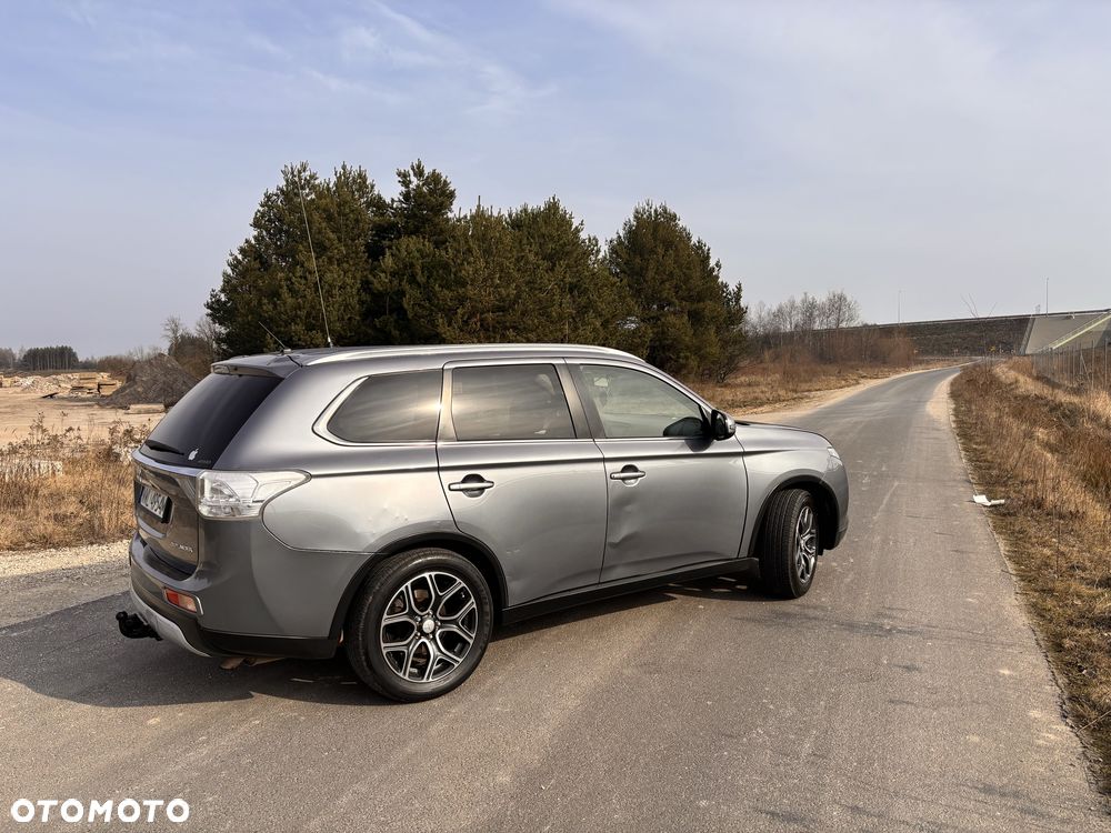 Mitsubishi Outlander 2015 photo 4