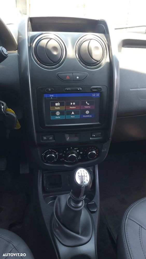 Dacia Duster TCe 125 4x2 Celebration - 11