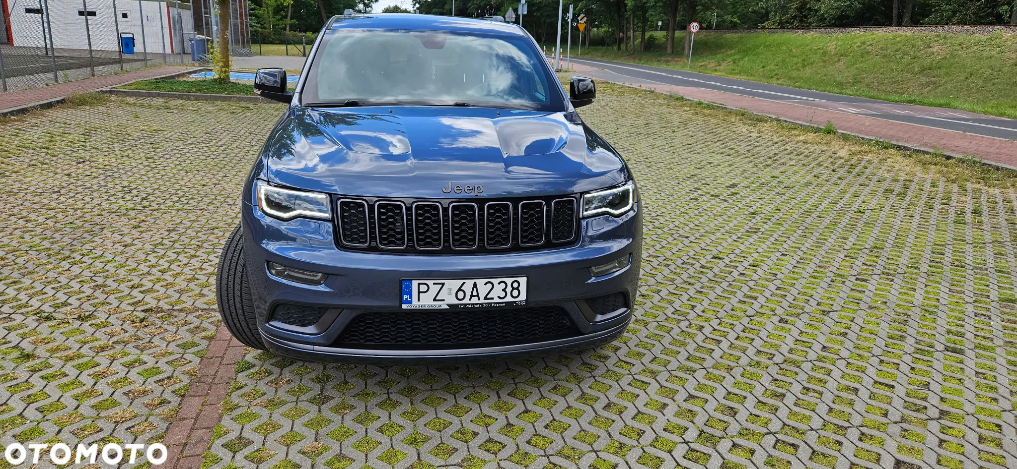 Jeep Grand Cherokee - 9