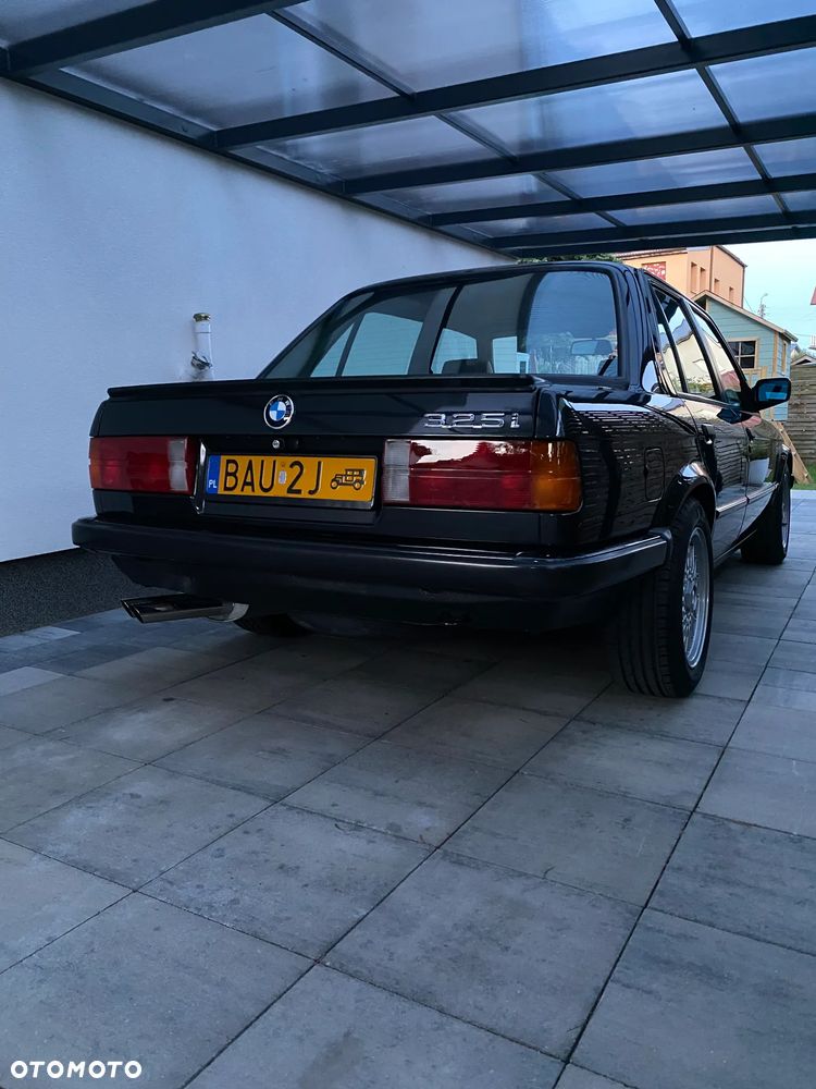 BMW Seria 3 325i - 7