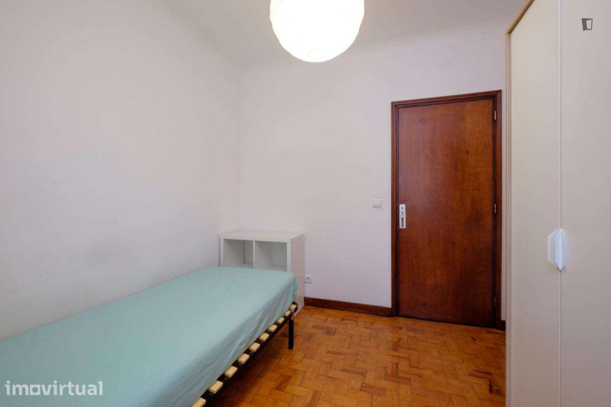 Quarto - localizado em Norton de Matos Coimbra - Grande imagem: 2/26