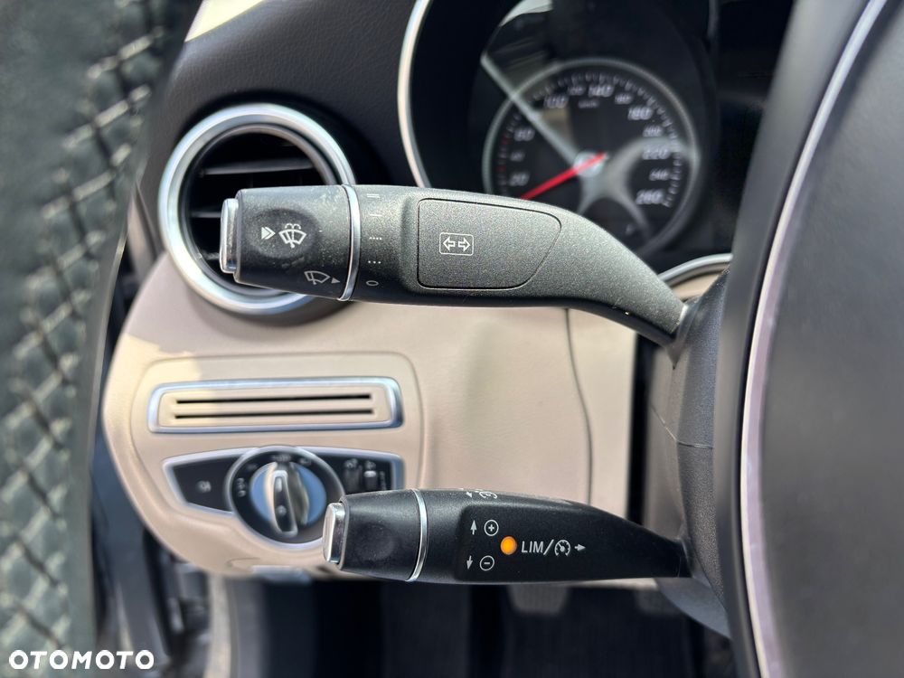 Mercedes-Benz Klasa C 180 (BlueTEC) d Exclusive - 34