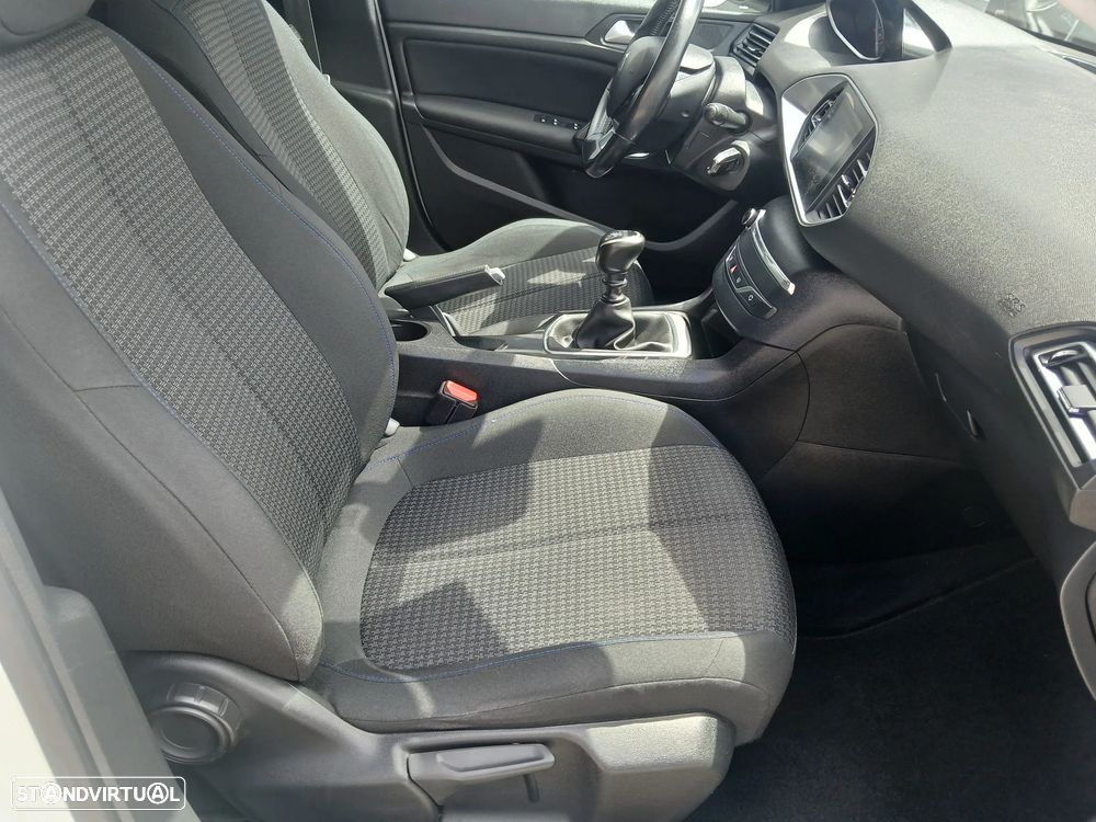 Peugeot 308 SW 1.5 BlueHDi Active - 22