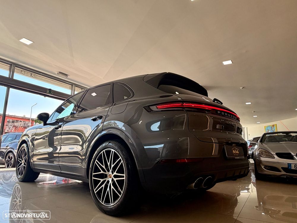 Porsche Cayenne - 15