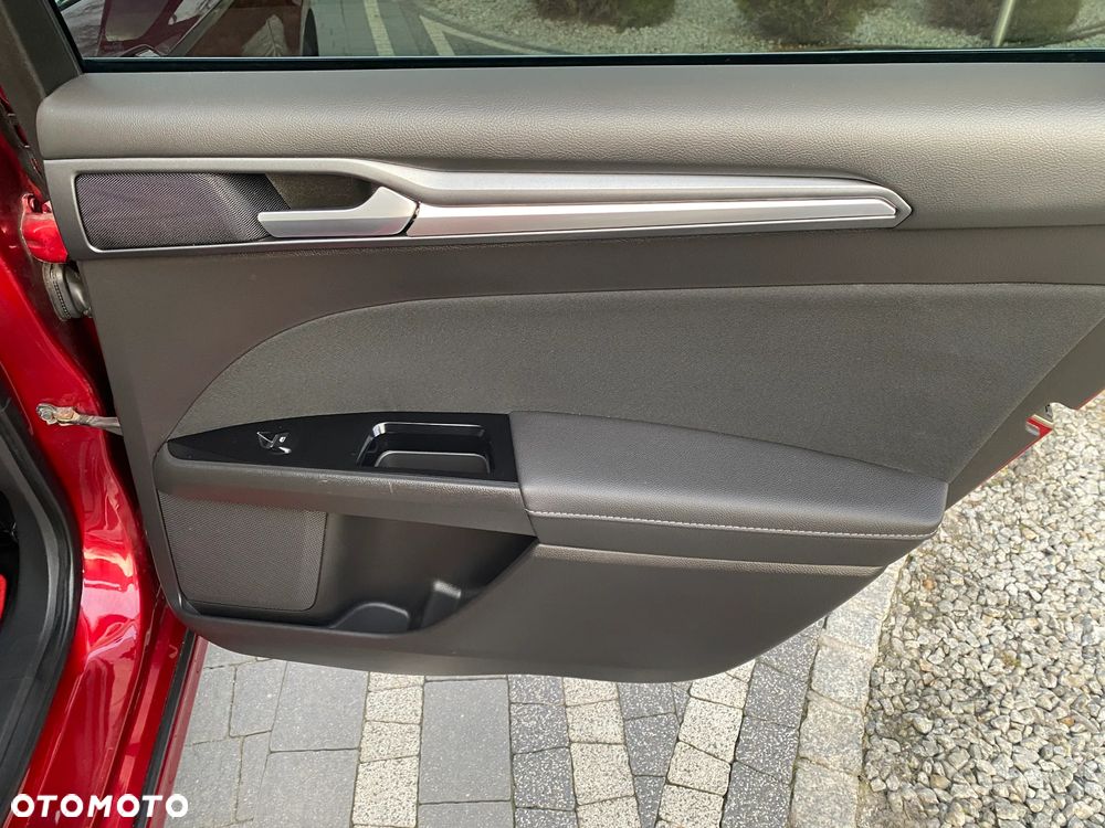 Ford Mondeo 2.0 TDCi Titanium - 24