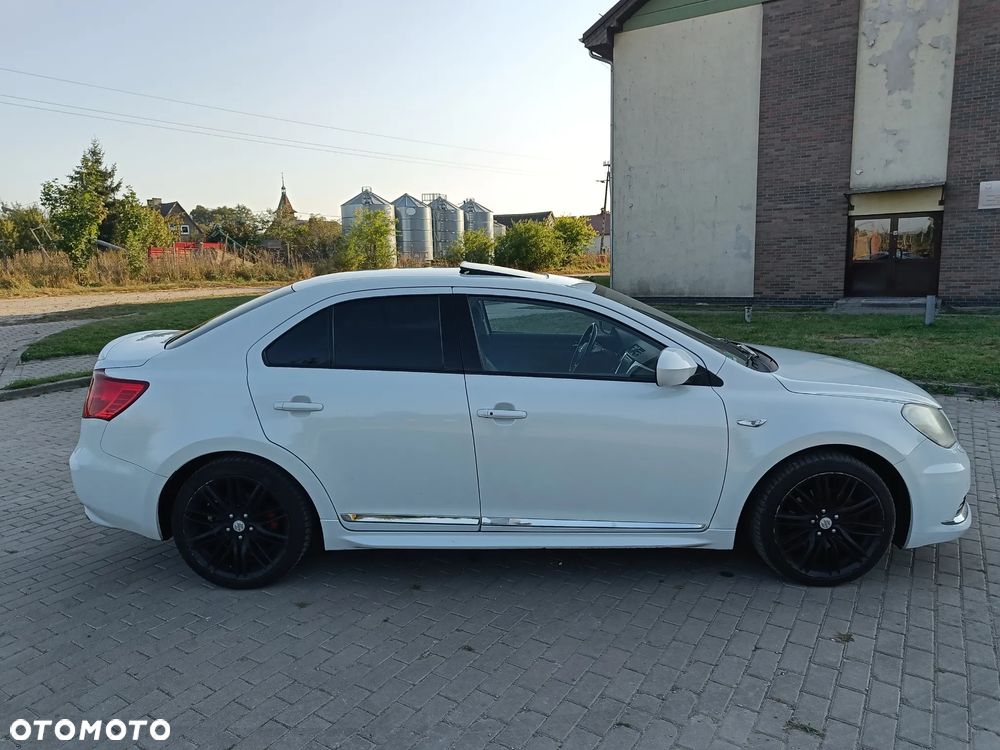 Suzuki Kizashi 2.4 4x4 CVT Sport - 12