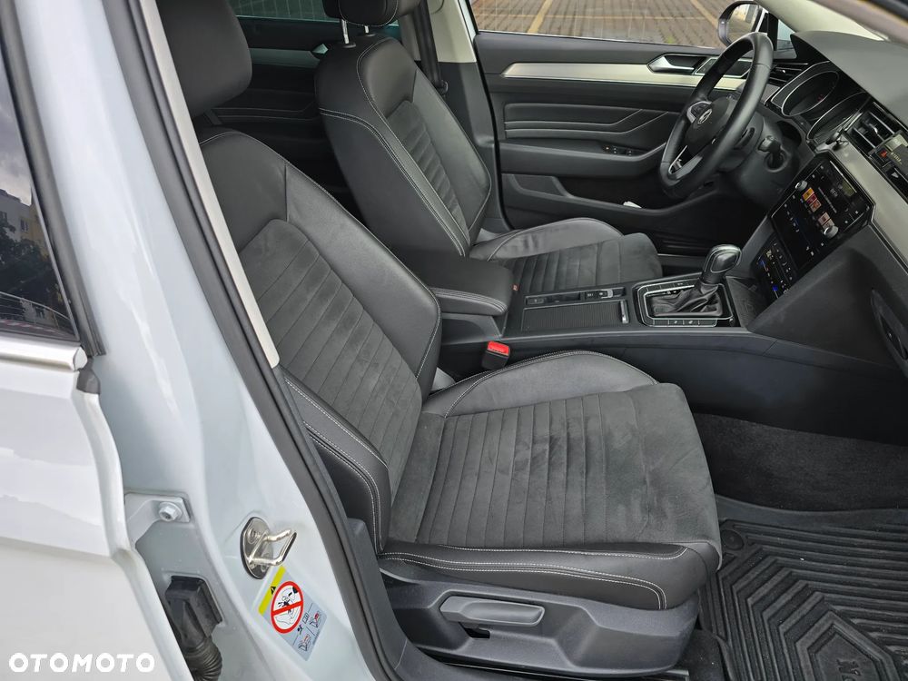 Volkswagen Passat 2.0 TDI SCR DSG 4Motion Elegance - 21