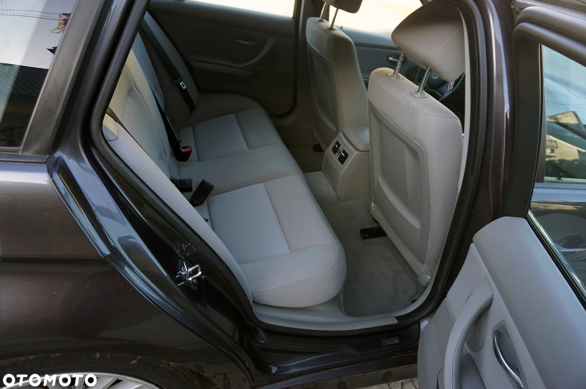 BMW Seria 3 320i Touring - 12