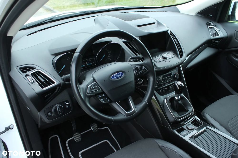 Ford Kuga 2.0 TDCi 4x2 Titanium - 27