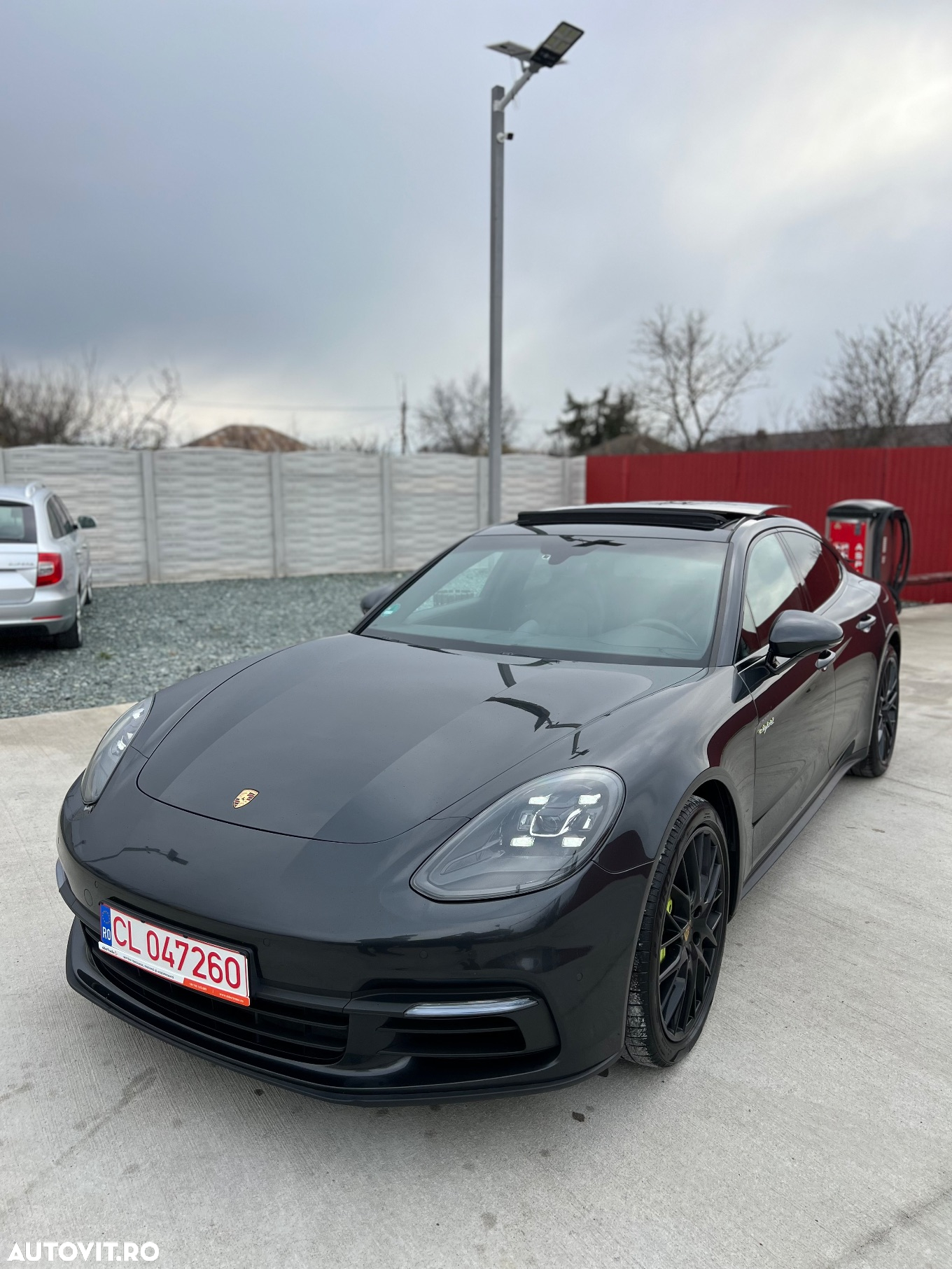 Porsche Panamera 4 E-Hybrid - 6