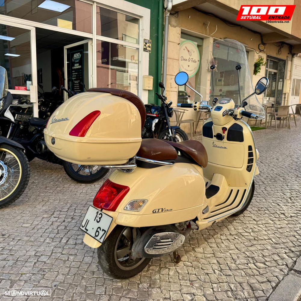 Piaggio Vespa GTV 250 - 16