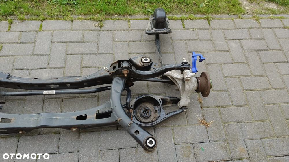 PASSAT B8 Zawieszenie Prawe Prawy Tył - 1