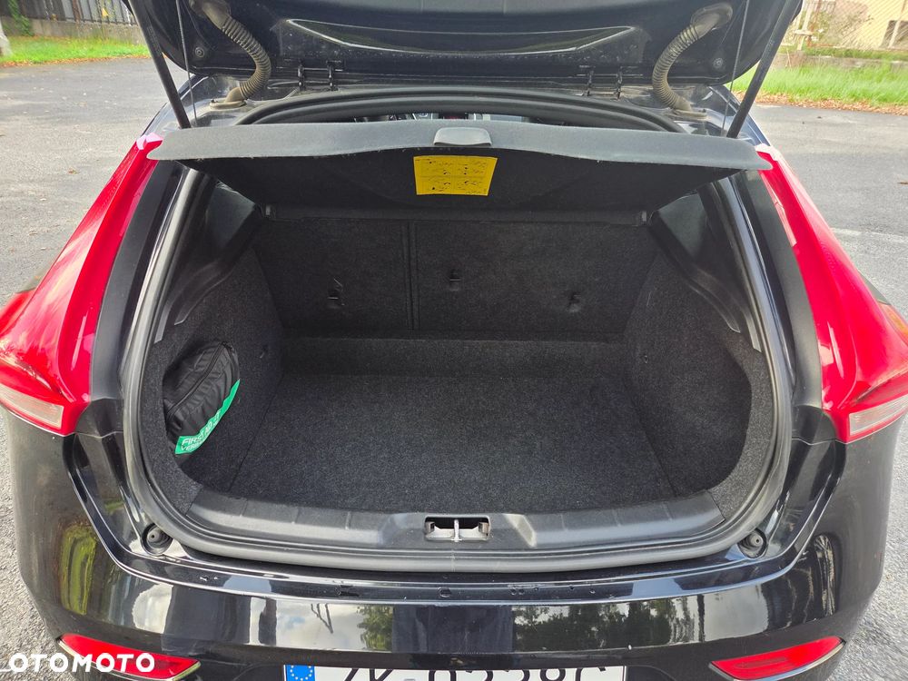Volvo V40 D2 Drive-E R-Design Kinetic - 12