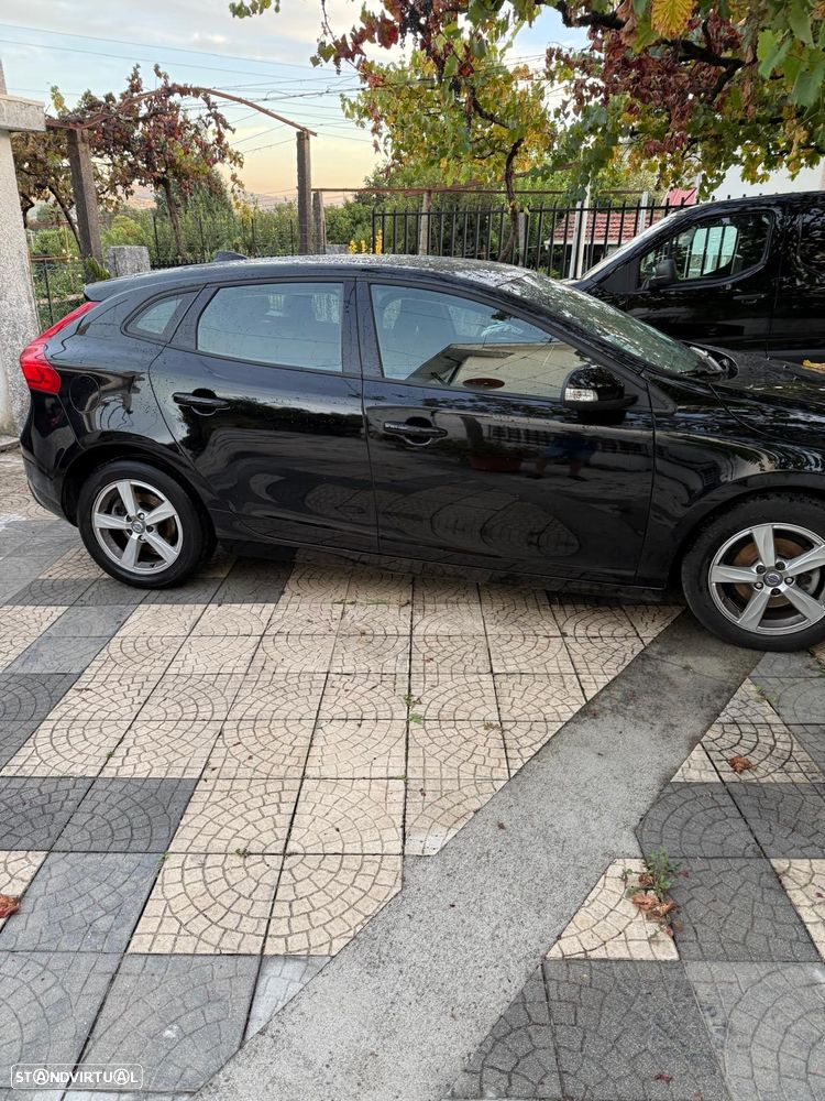 Volvo V40 1.6 D2 Momentum - 3