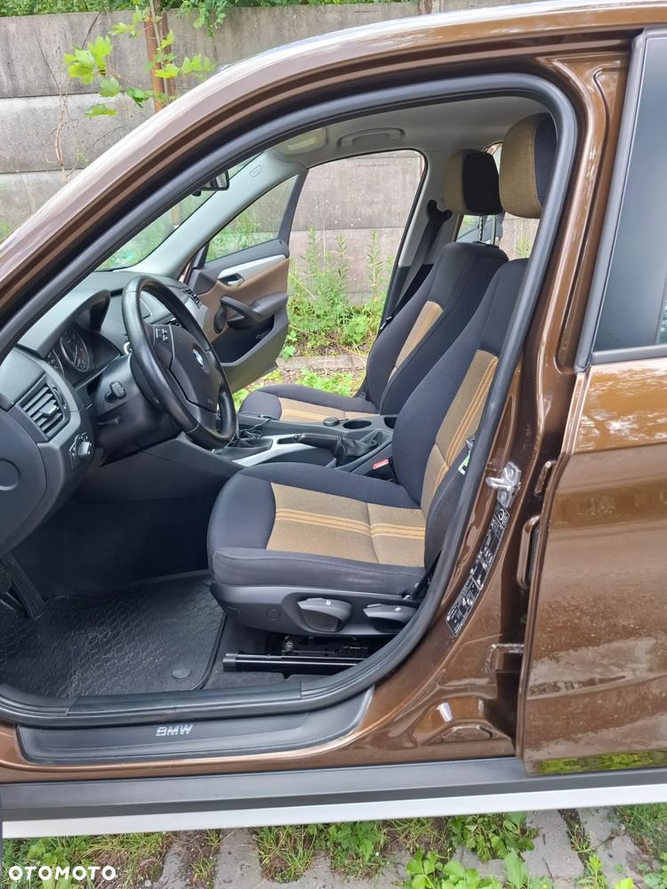 BMW X1 sDrive18d - 23