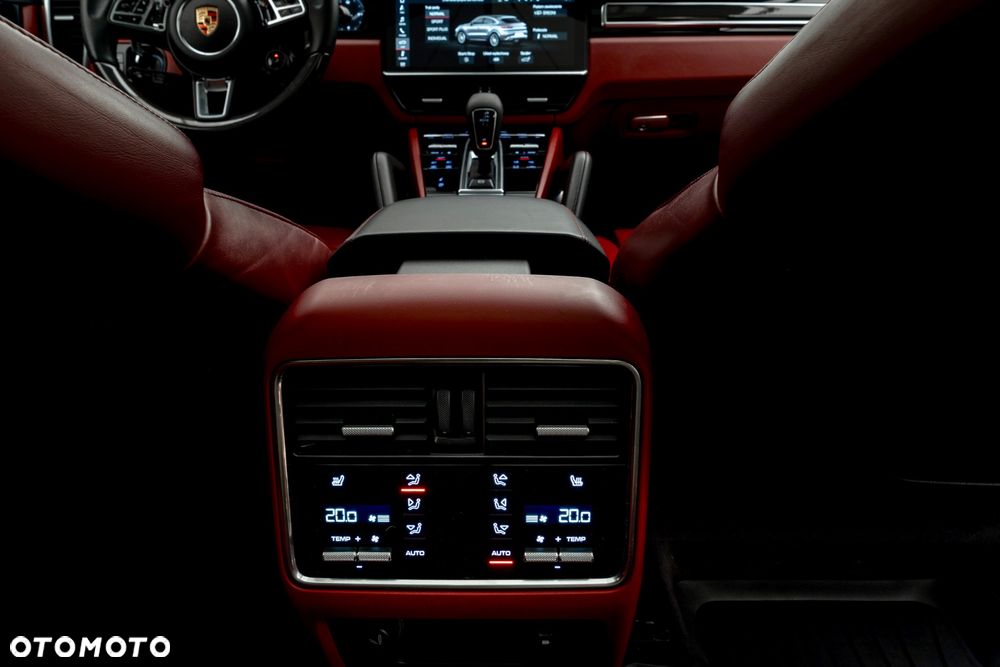Porsche Cayenne - 18