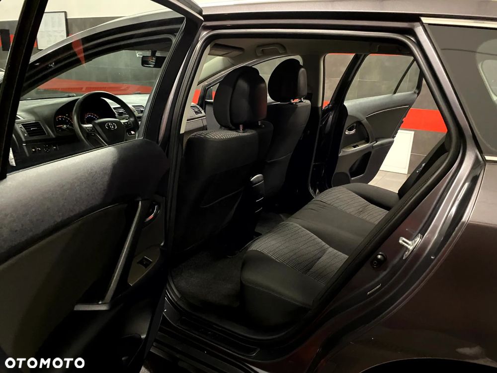 Toyota Avensis Touring Sports 1.8 Executive - 18