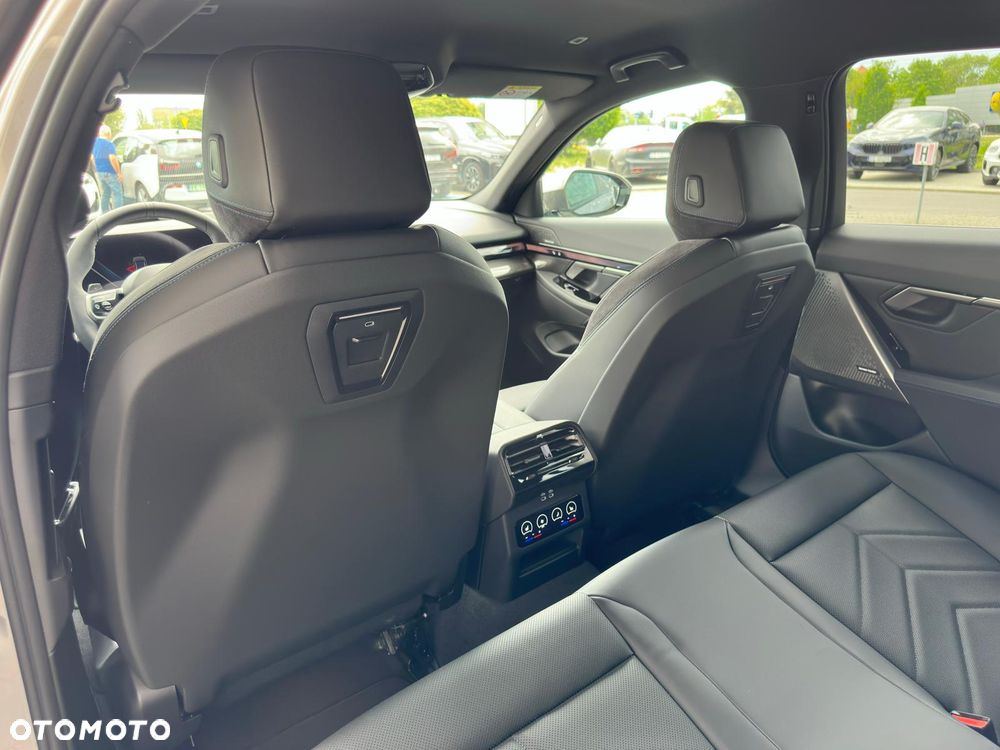 BMW Seria 5 530e xDrive PHEV - 24