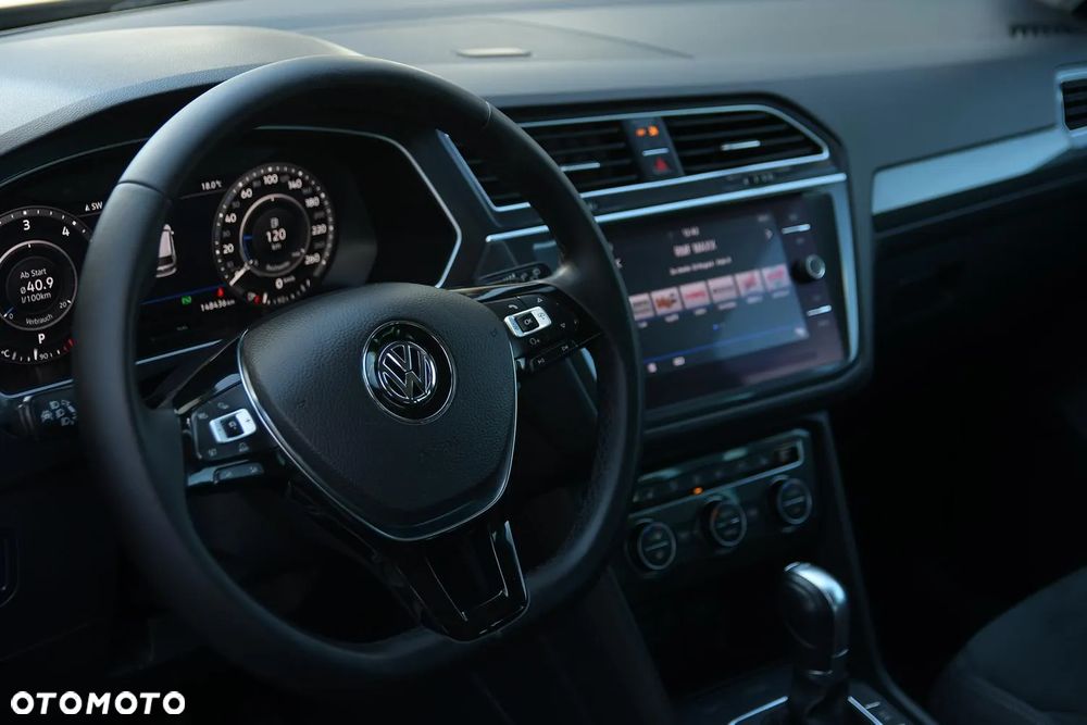 Volkswagen Tiguan - 30
