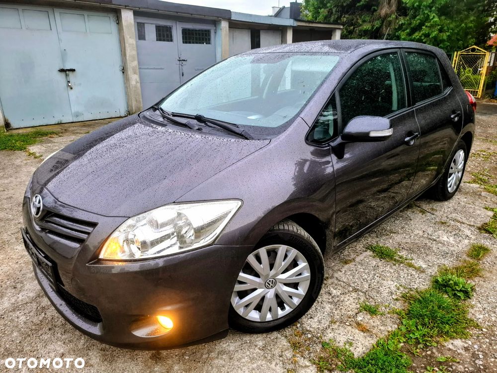 Toyota Auris - 1
