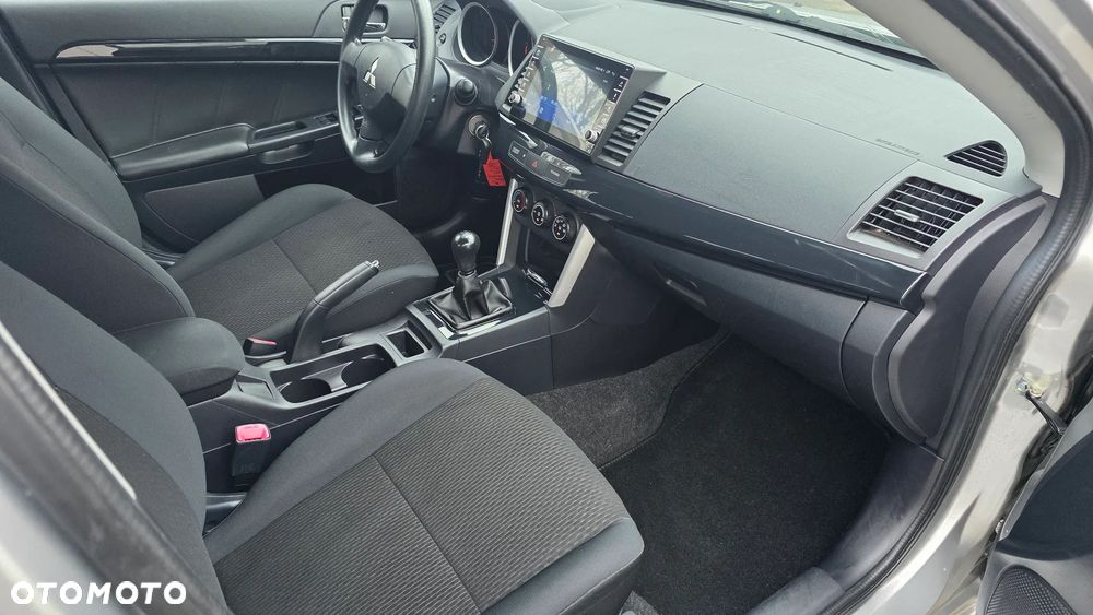 Mitsubishi Lancer 1.6 Invite - 11