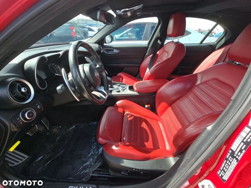 Alfa Romeo Giulia 2.0 Turbo 16V AT8 Veloce Ti - 10