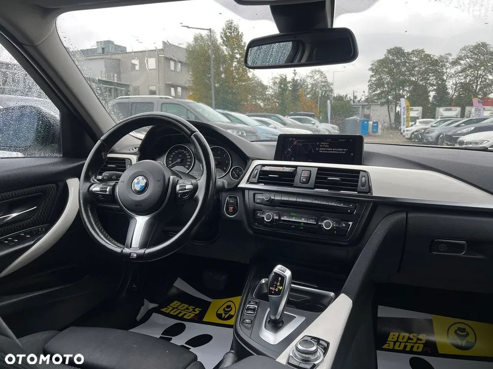 BMW Seria 3 318d Touring - 14