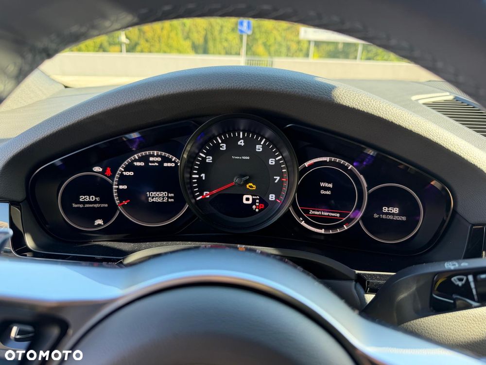 Porsche Cayenne Standard - 8