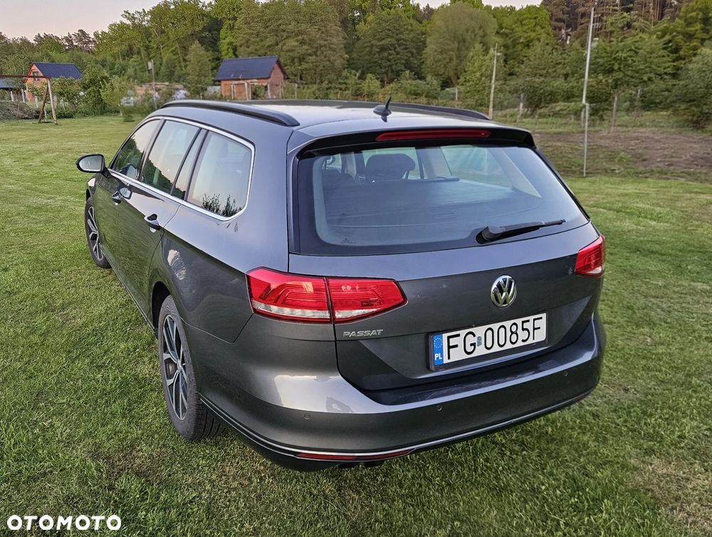Volkswagen Passat - 2
