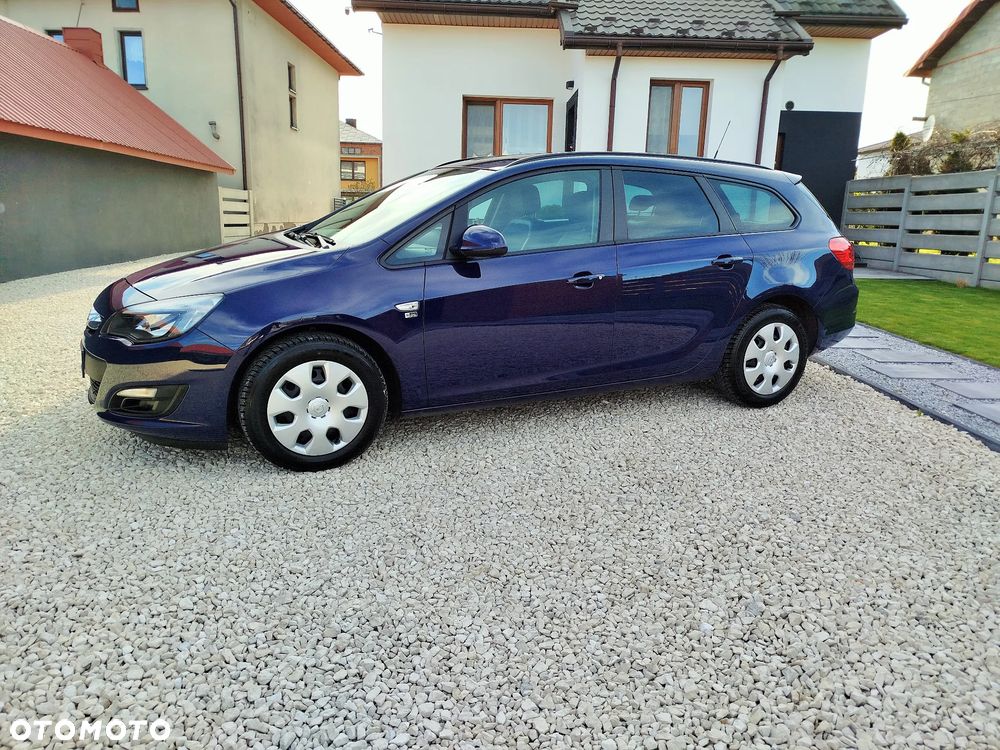 Opel Astra 1.4 Turbo 150 Jahre - 11