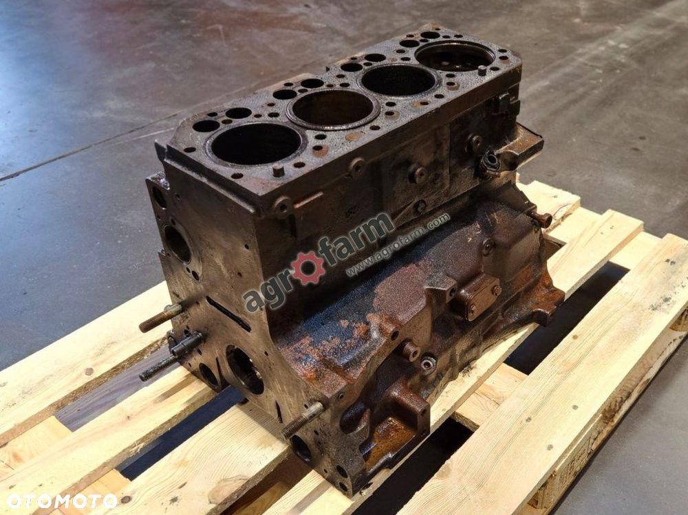 Blok silnika John Deere 6100, 3410, 3310, 3210 - 2