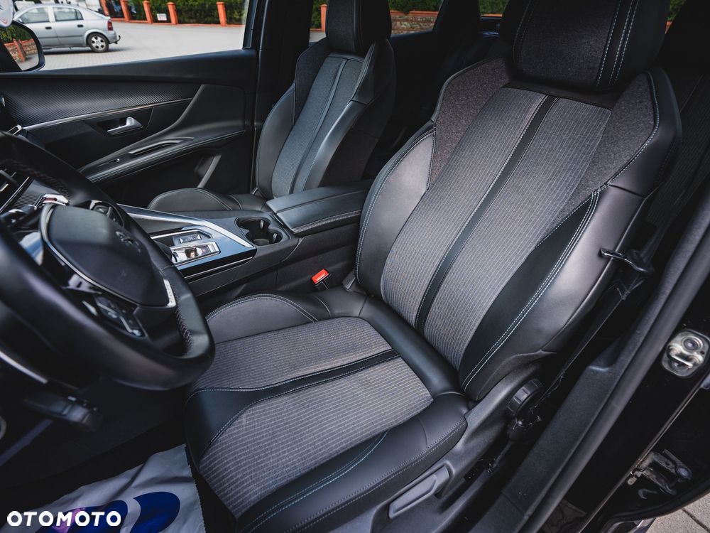 Peugeot 3008 Hybrid4 300 e-EAT8 Allure - 29