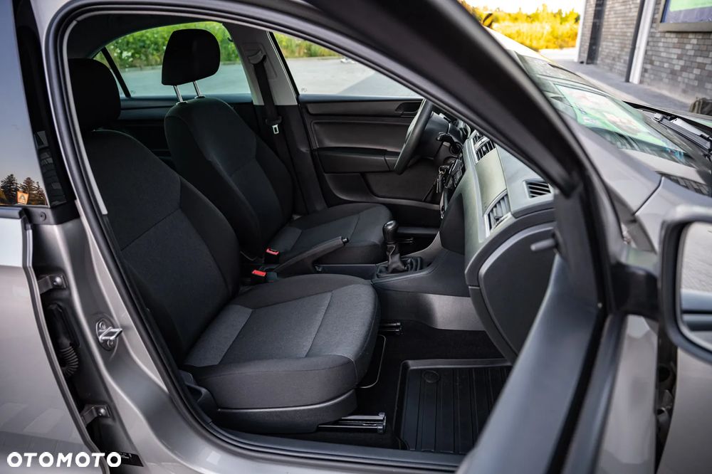 Skoda RAPID 1.2 TSI Active - 21
