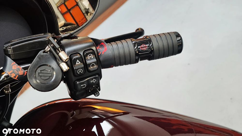 Harley-Davidson Touring Street Glide - 27