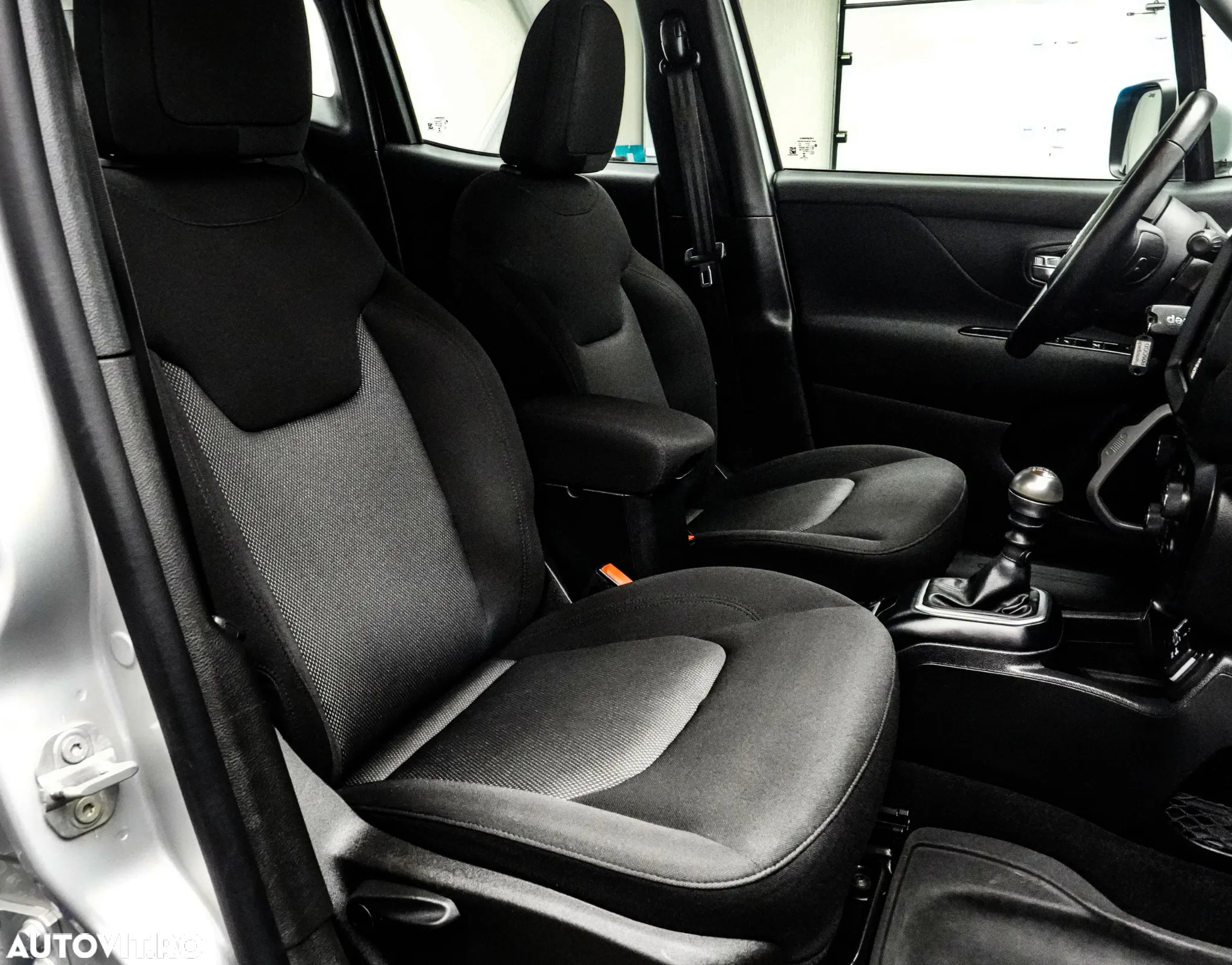 Jeep Renegade 1.0 Turbo 4x2 M6 Longitude - 14