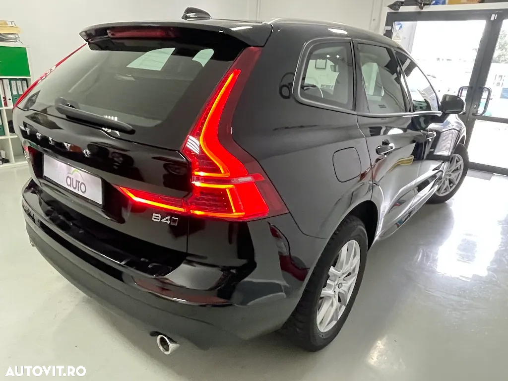 Volvo XC 60 B4 MHEV AWD Momentum - 6