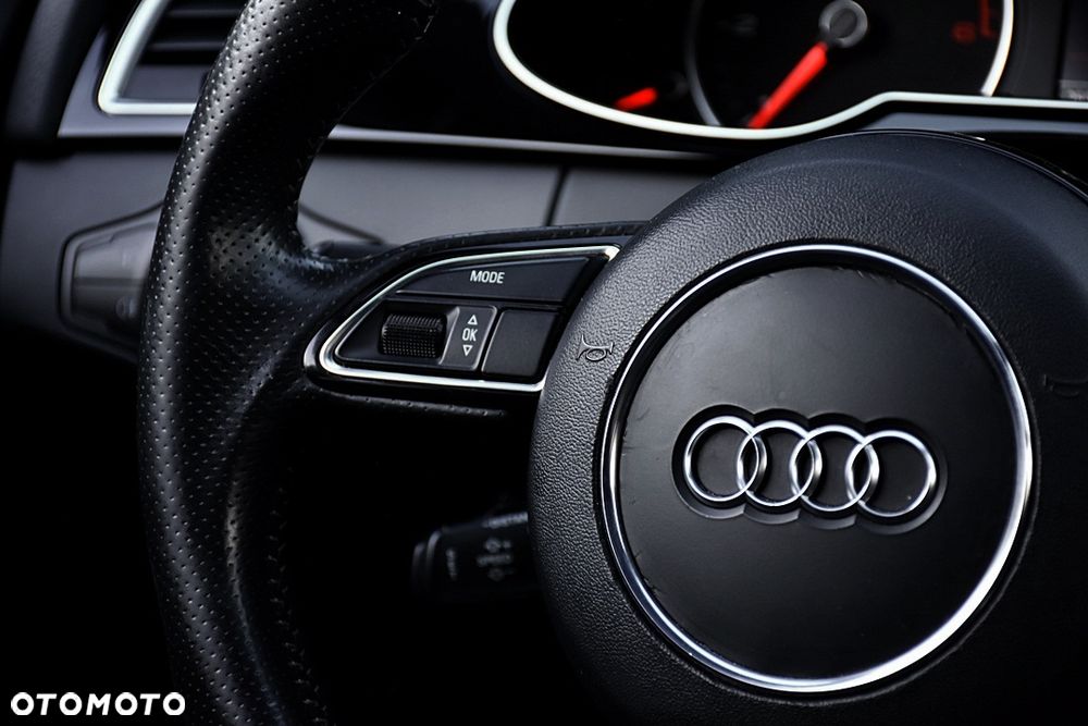 Audi A4 Avant 2.0 TDI Quattro S tronic - 33