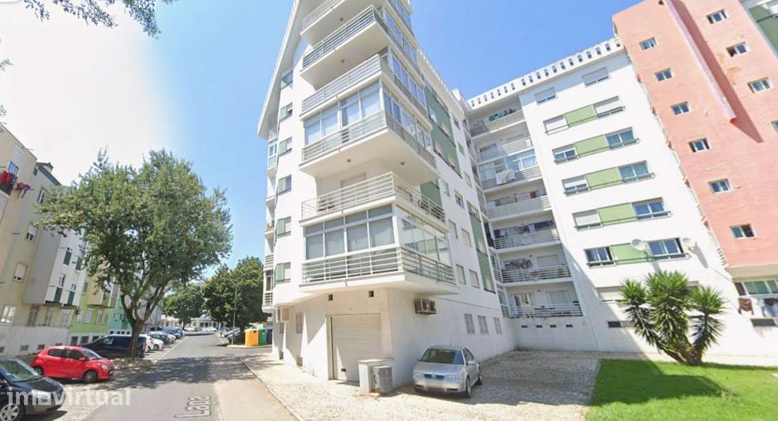 Apartamento T2 à venda na Praça Helena Vaz da Silva, 7 - Grande imagem: 2/15