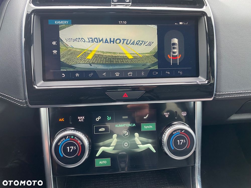 Jaguar XE P300 AWD R-Dynamic HSE - 6