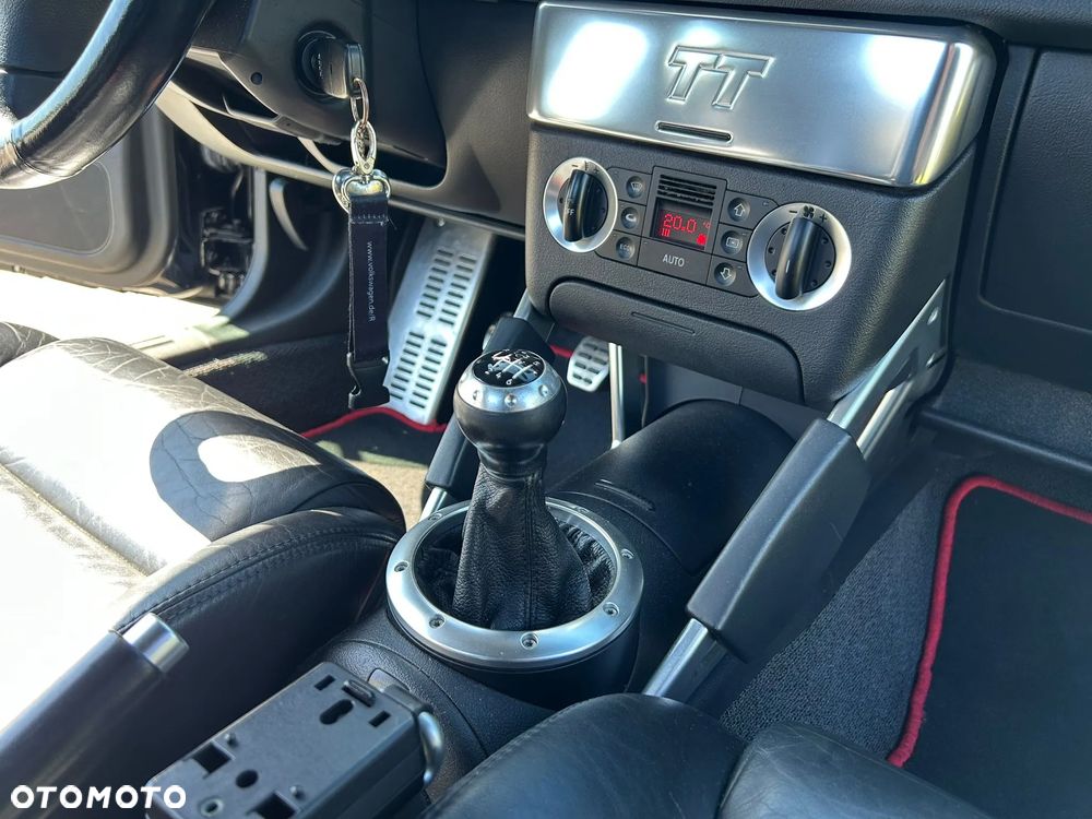Audi TT Coupé 1.8T Quattro - 28