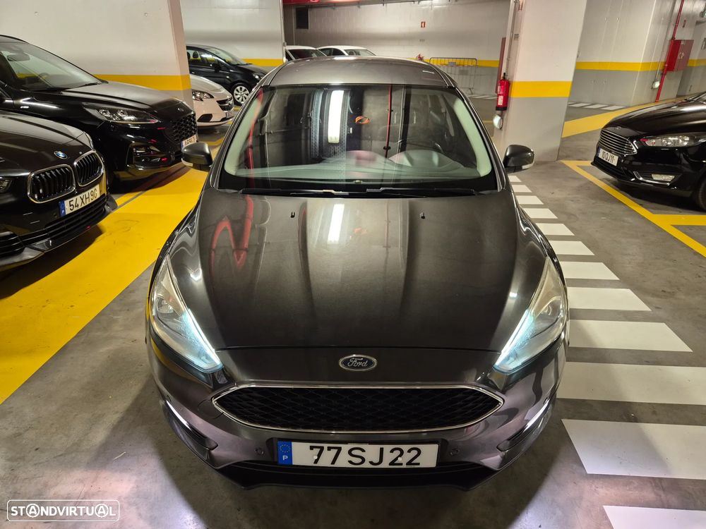 Ford Focus SW 1.5 TDCi EcoBlue Active - 4