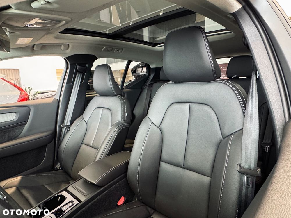 Volvo XC 40 B3 Ultra Dark - 6