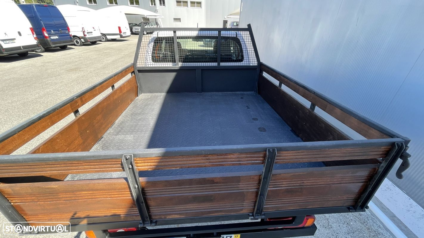 Toyota Hilux 2.4 D-4D 4X2 - 19