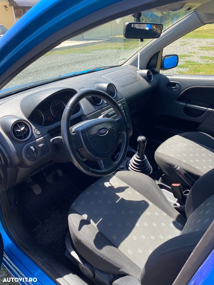 FORD Fiesta 2004 — imagine 6